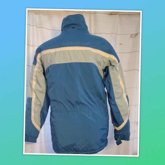 Columbia Coat with 5 pockets, zip and snap closure size 14/16. no hood - Picture 4 of 4